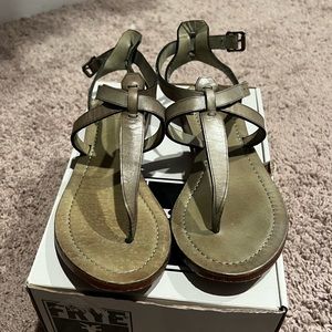 Like new!  Boho chic, olive green summer sandals.  Only worn a couple times!